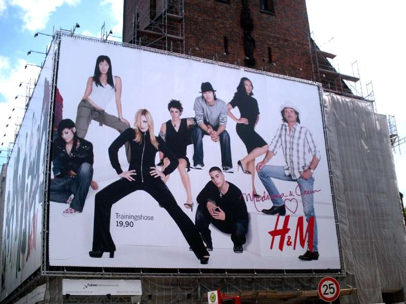 6.jpg H&M Ads: Fashionable Trends for the Modern Lifestyle