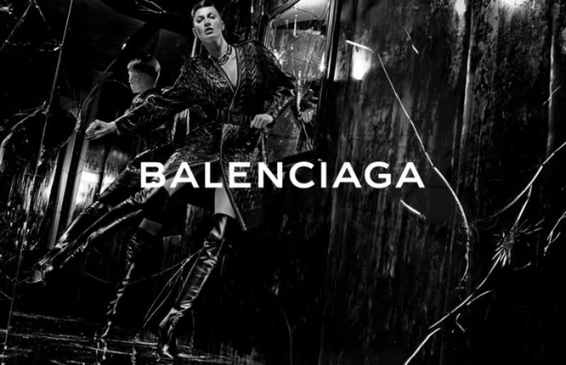 23-2 Balenciaga Ads: Redefining Fashion with Avant-Garde Style